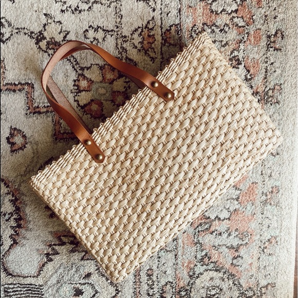 Handbags - Hand made straw tote bag
